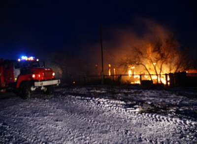 Двое человек сгорели за минувшие выходные в Хакасии
